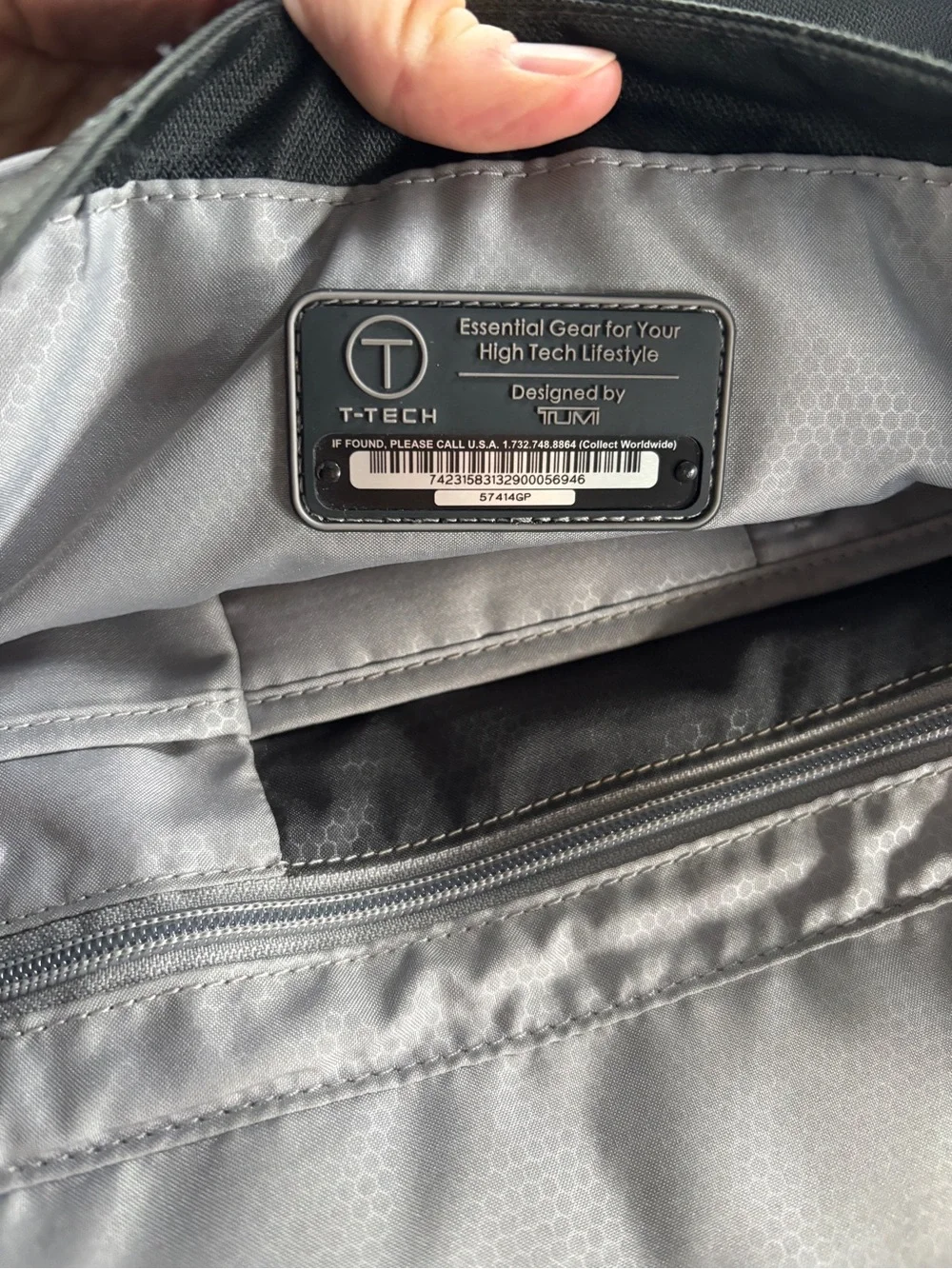 Tumi T-Tech Black/Grey Men's Messenger Bag - Tech-Friendly Shoulder Bag